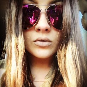 Meet your Posher, Sidney